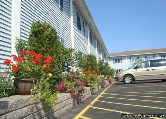 Hotel Super 8 By Wyndham Pembroke Exterior foto